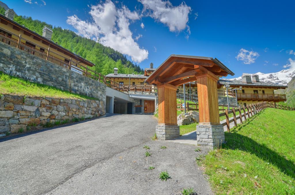 Appartamenti Residenza Anderbatt Gressoney-la-Trinité Zimmer foto